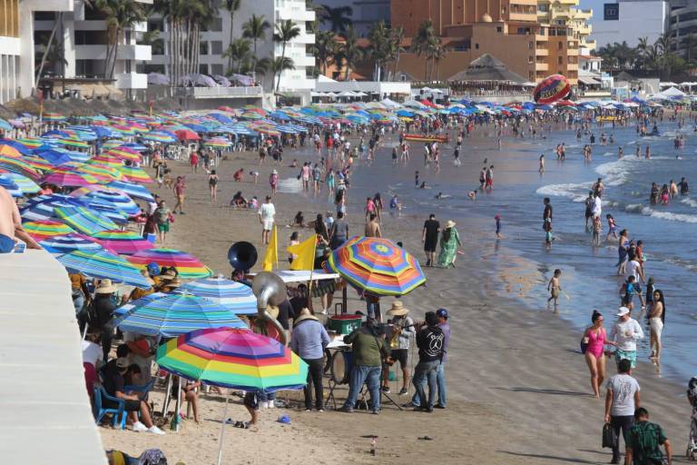 López Obrador respalda protesta de músicos de banda sinaloense en Mazatlán