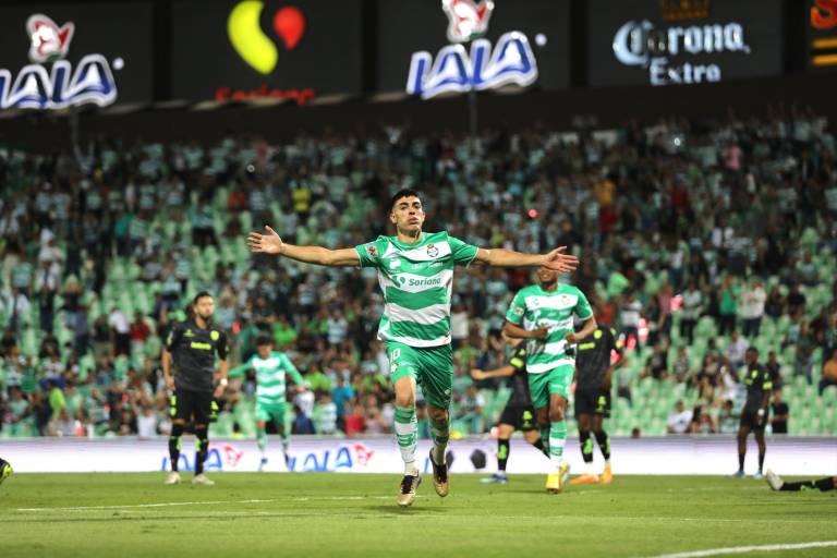 Santos le pasa por encima a Juárez
