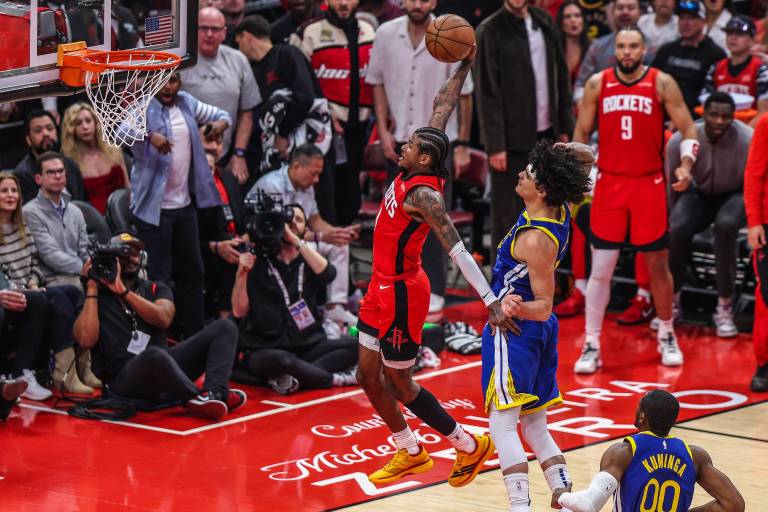 Rockets vencen a Warriors y empatan la serie de Playoffs