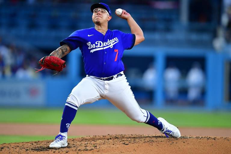 Julio Urías luce sólido y se apunta su quinta victoria