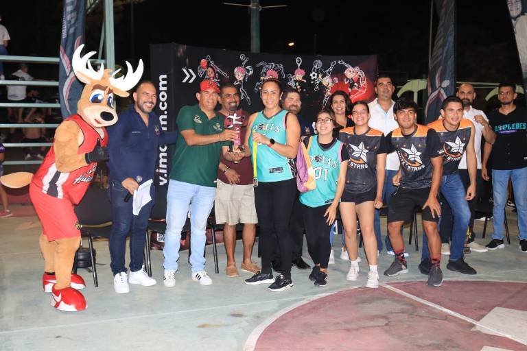 Con fiesta inauguran Torneo Wolves en Casa Hogar