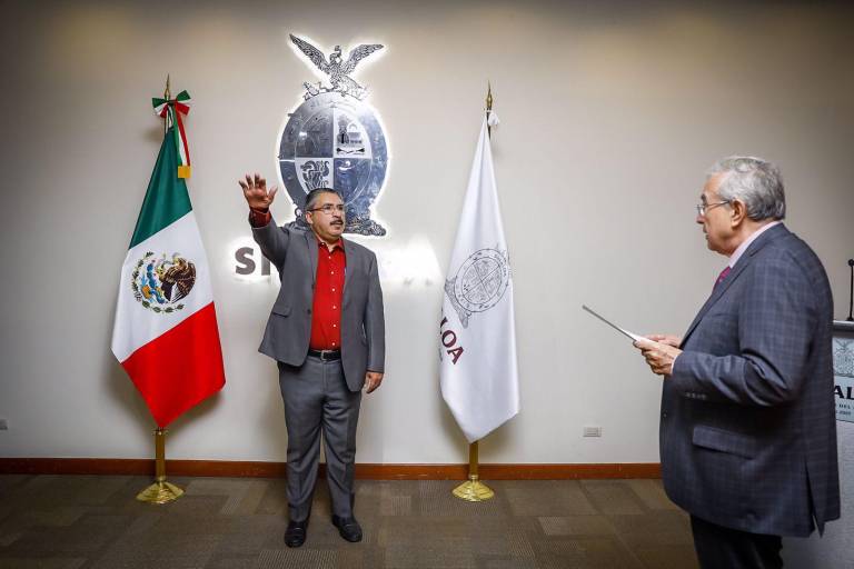 Óscar Fidel González Mendívil rinde protesta como rector de la Universidad del Policía