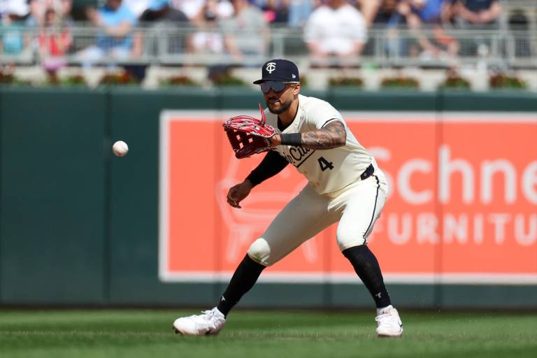Carlos Correa ingresa a la lista de lesionados por distensión en un oblicuo