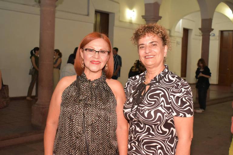 Admiran sinaloenses la exposición ‘Algo a donde sea’ del artista Alejandro Mojica