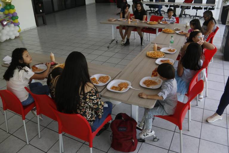 Festeja Grupo Datemex a hijos de colaboradores en el Día del Niño