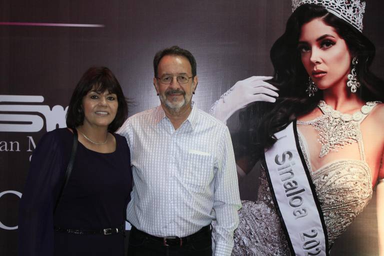 Dan sinaloenses la bienvenida a su nueva soberana Libia Gavica Farriols