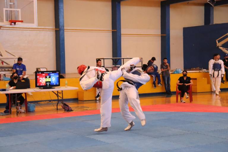 Taekwondoínes de la UAS se embolsan seis boletos para la Universiada Nacional