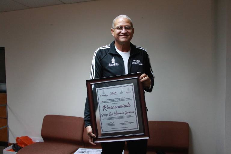Sinaloenses reciben el Premio Estatal del Deporte