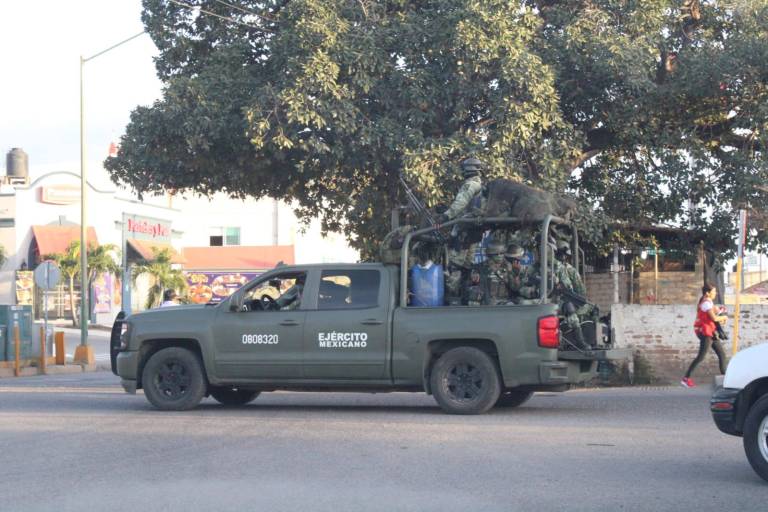 Se moviliza convoy tras reporte de enfrentamiento en la zona serrana de Rosario