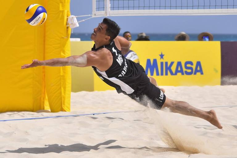 Mexicanos arrancan con derrotas el Tour Mundial de Voleibol de Playa en Cancún