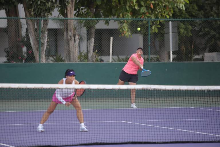 Debutan las damas con emocionante jornada en Torneo de Tenis Copa Amstel Ultra