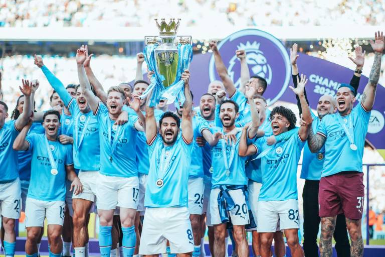 Gol de Álvarez pone la cereza a la fiesta en Manchester