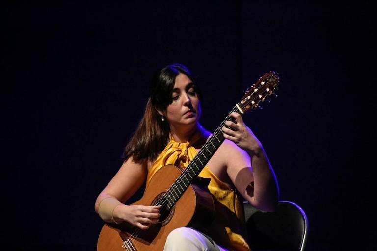 Comparte Andrea González Caballero su amor por música española