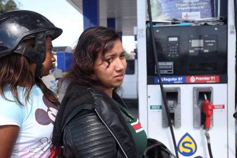 ‘Con lo que echo de gas, apenas me alcanza para ir y venir’