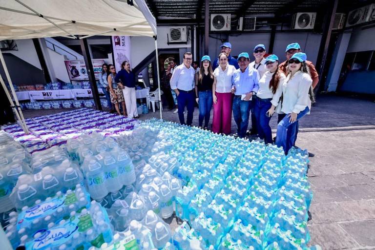 Superan en Mazatlán la meta del Aquatón 2024 con más de 22 mil litros