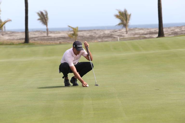 El título del Abierto Mexicano de golf es para Álvaro Ortiz