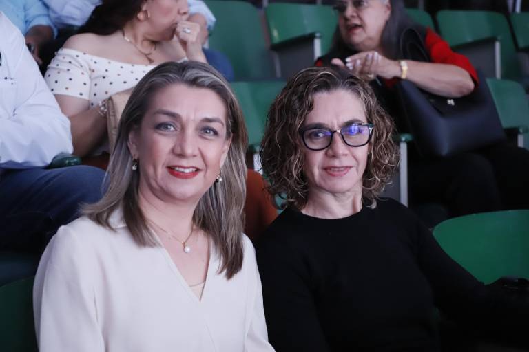 Acompañan a Enrique Riveros en su primer informe al frente de la AARC