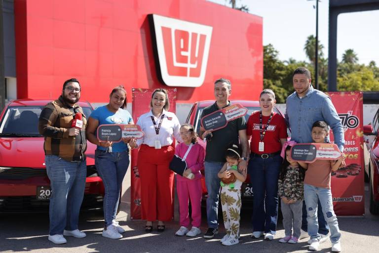Premia Casa Ley a los ganadores del 70 Aniversario