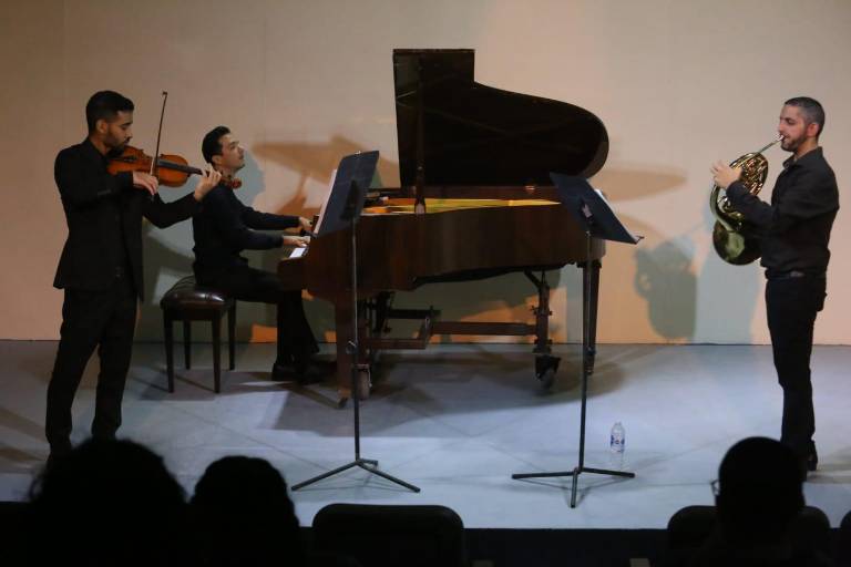 Brindan momentos sublimes con el concierto ‘Cornísimo’
