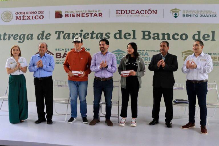 Anuncian entrega de 47 mil tarjetas del Bienestar a bachilleres