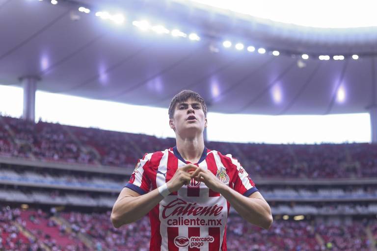 Chivas aplasta a FC Juárez y logra su tercer triunfo del torneo