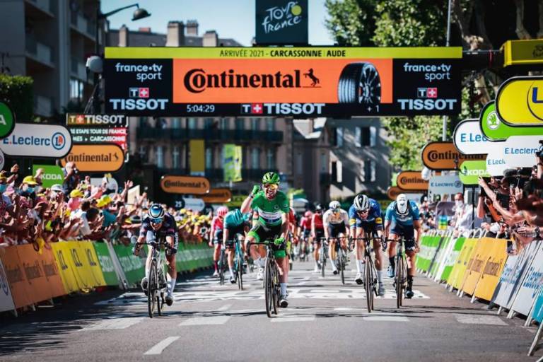 Deceuninck y Mark Cavendish, doblete y récord en etapa 13 del Tour de Francia