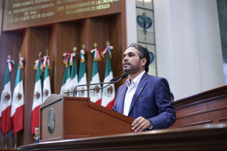 Es un error del Rector llamar a universitarios a defenderlo, critica Diputado
