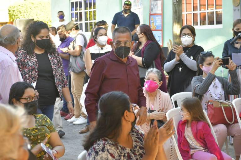 Alcalde de Mazatlán instruye al gobierno a no beneficiar a candidatos
