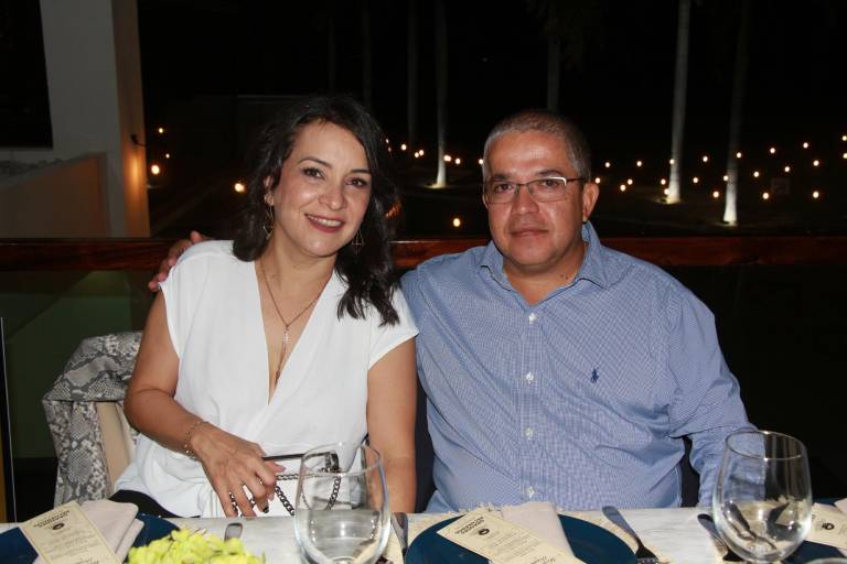 Estrenan terraza en el Country Club de Culiacán