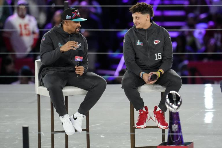 Jalen Hurts contra Patrick Mahomes: primer Super Bowl con dos quarterbacks de raza negra