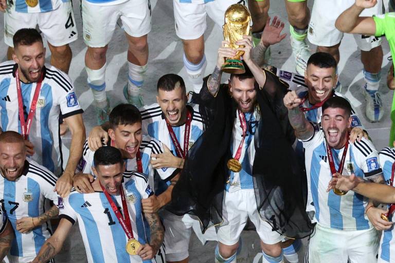 La Selección de Argentina ya viaja rumbo a su país con el trofeo de campeón mundial