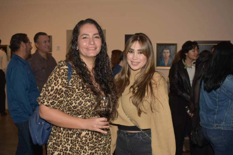 Disfrutan sinaloenses de una noche de galería en la exposición ‘Alma y Horizontes’