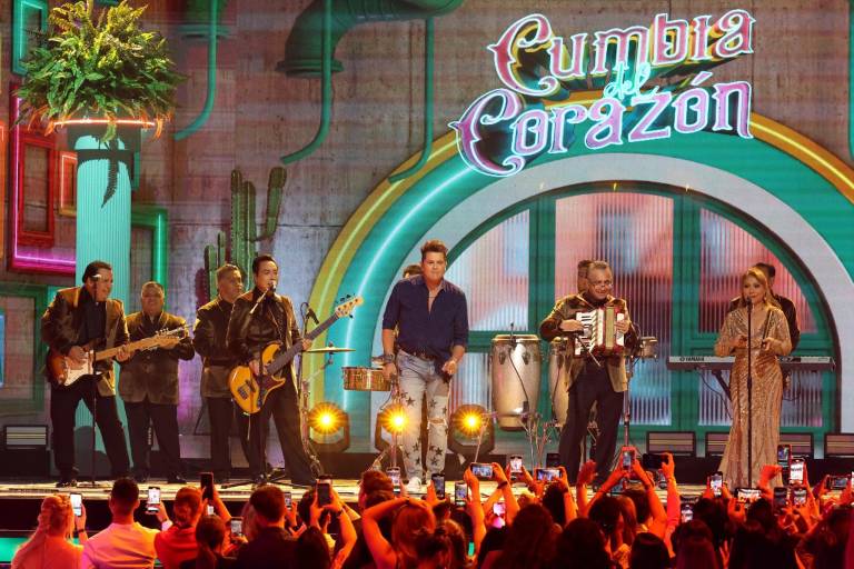 Bad Bunny se convierte en el Mejor Artista del Año en los Premios Latin Billboard 2022
