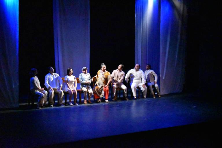Disfrutan sinaloenses la obra de Óscar Liera en la escena