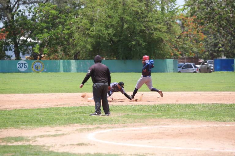 SUTERM electrocuta a Esfuerzo Ciudadano en la Liga de Beisbol de 35 Años y Más