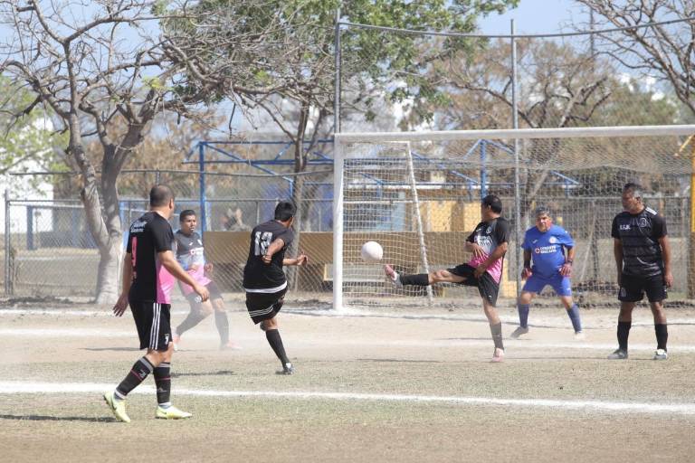 Mejora IMSS-Umepa en la tabla de la Liga de Futbol Intermédicos