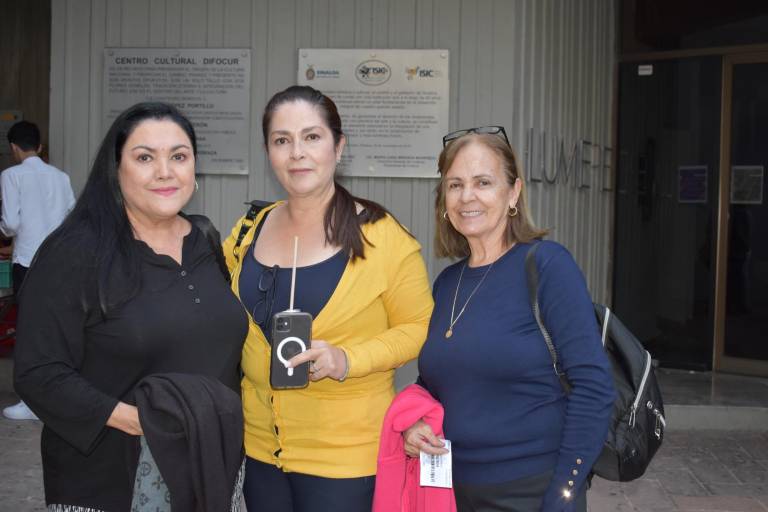 Disfrutan sinaloenses la obra de Óscar Liera en la escena