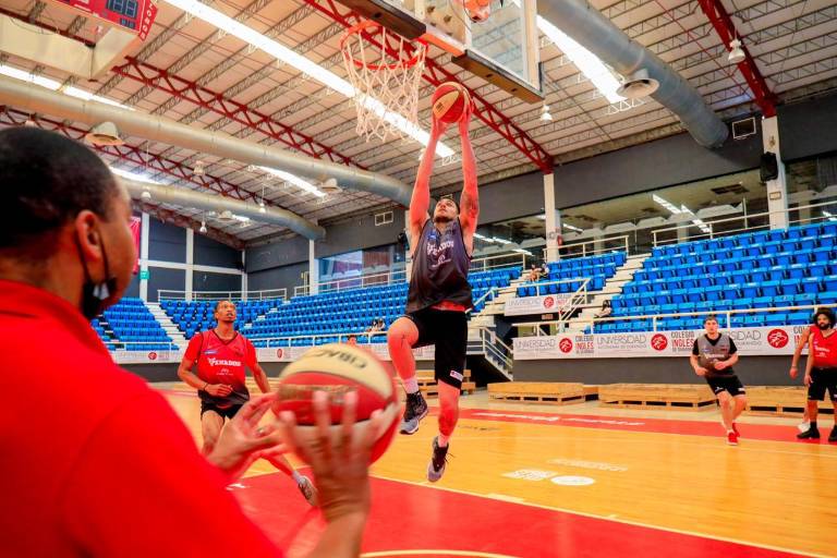 Joshua Ramírez, listo para buscar el campeonato con Venados Basketball