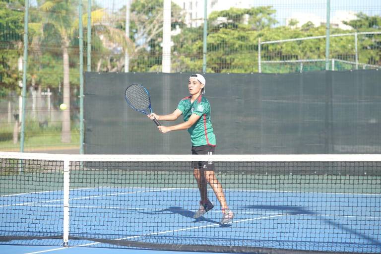 Impone su categoría Rodrigo Gárate en Torneo de Tenis Garley