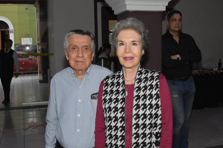 Comparte Martha Ceceña sus vivencias, historias y añoranzas