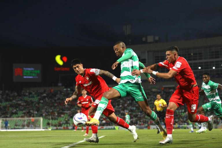 Santos vence a Toluca y se mete en zona de ‘play-in’