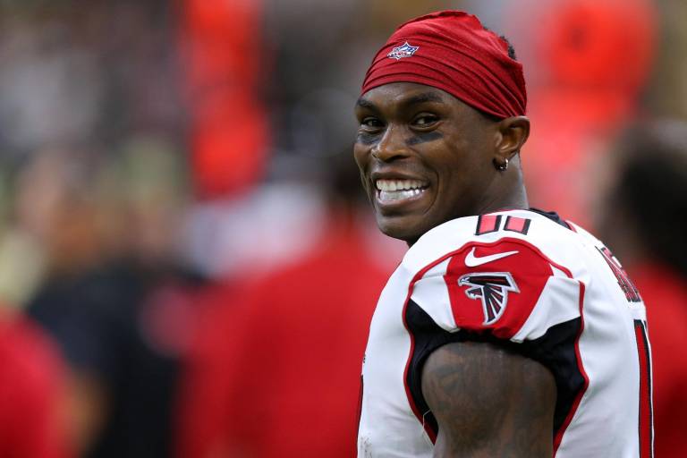 Julio Jones llega a los Titans vía cambio desde los Falcons