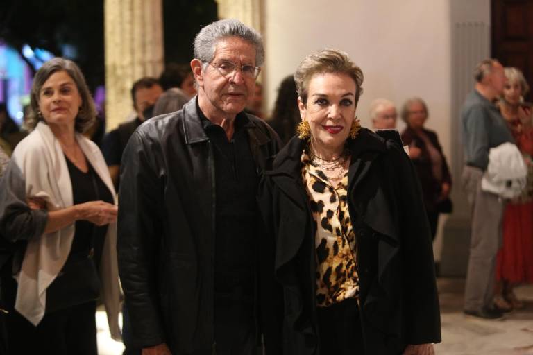 Recibe David Toscana el Premio Mazatlán de Literatura 2023 en el TAP