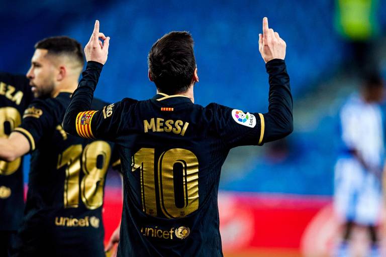 Barcelona aplastó a la Real Sociedad; mantiene amenaza al liderato del Atlético de Madrid