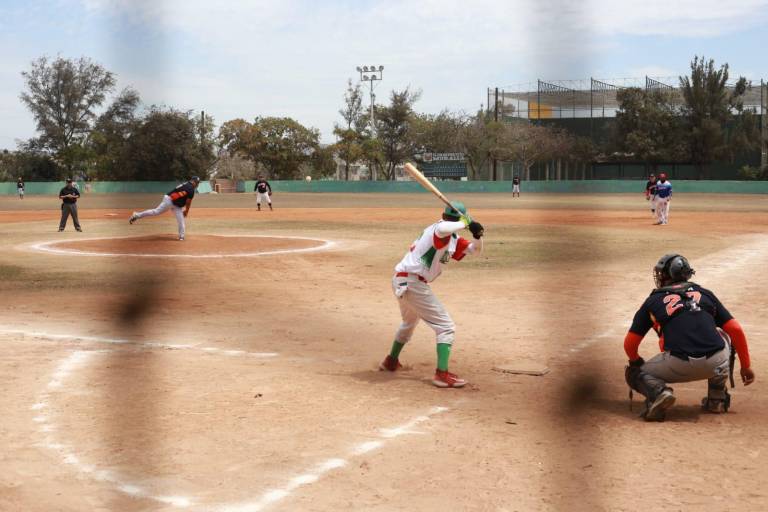 Sector Salud sale avante de compromiso en Liga de Beisbol Burócrata