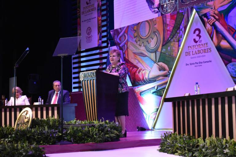 Presenta Sylvia Paz Díaz tercer informe de labores al frente de la UAdeO
