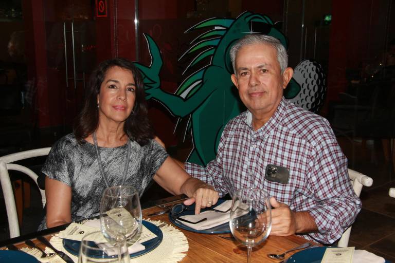 Estrenan terraza en el Country Club de Culiacán