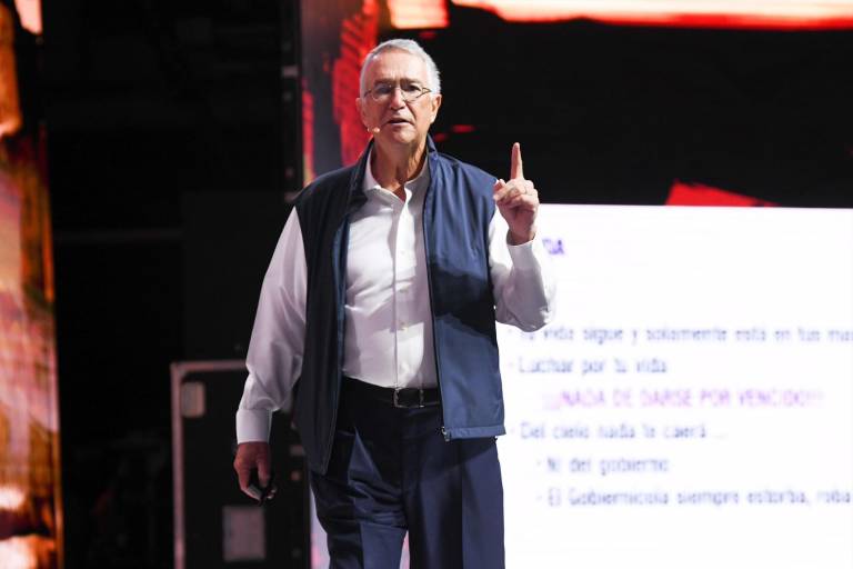 Soy su distractor favorito: Salinas Pliego a AMLO