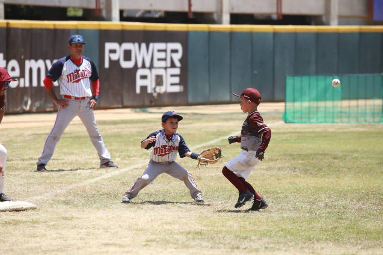 Locales arrollan con 4 títulos en el Mazatlán Baseball Tournament