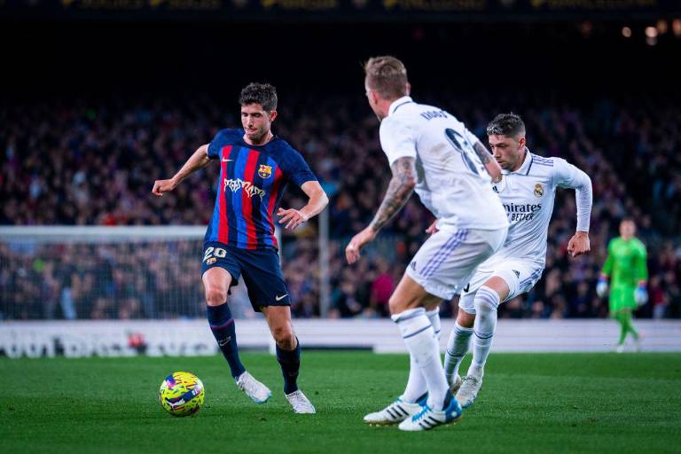 Barcelona gana el Clásico y casi da jaque mate a la liga